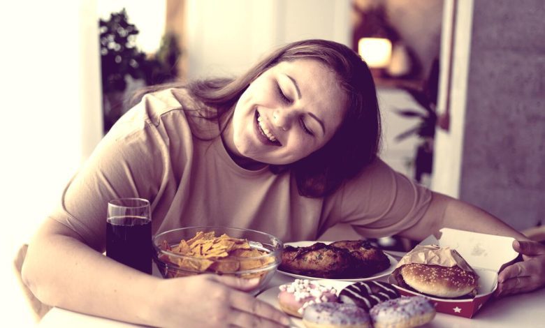 Conheça 7 sinais de compulsão alimentar